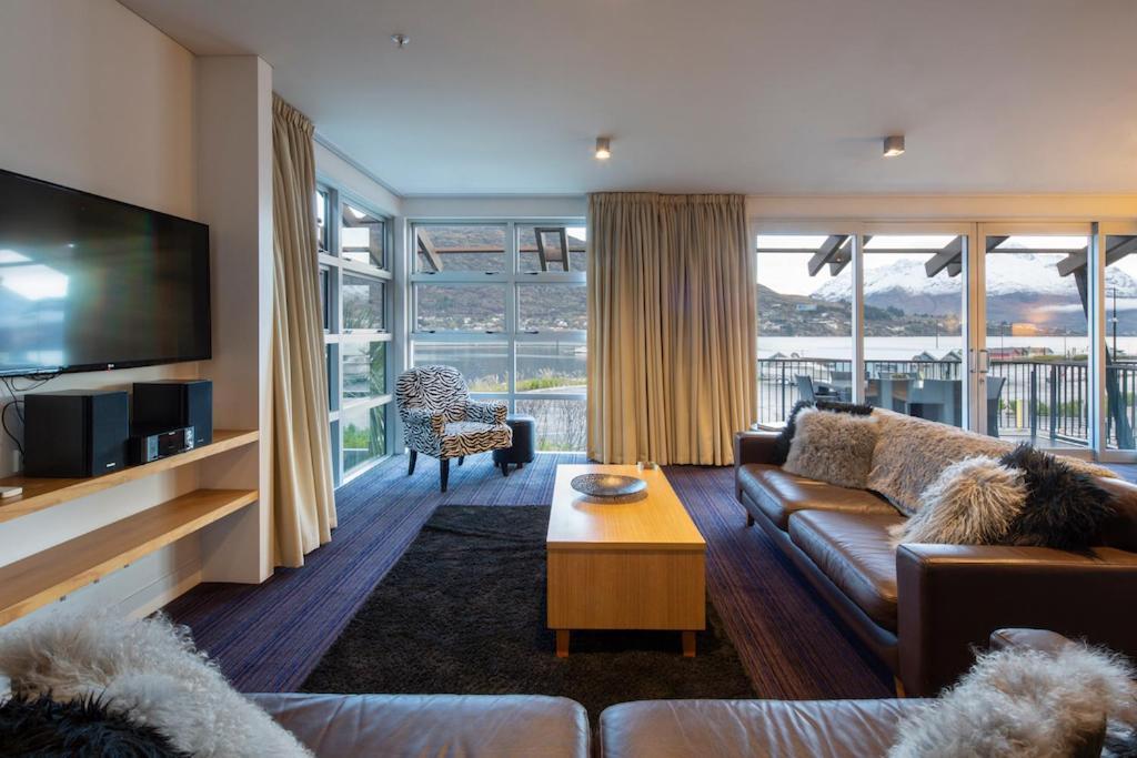 Absolute Lakefront Location - 3 Bedroom Apartment Queenstown Exterior photo