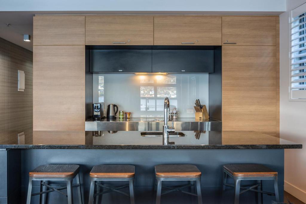 Absolute Lakefront Location - 3 Bedroom Apartment Queenstown Exterior photo