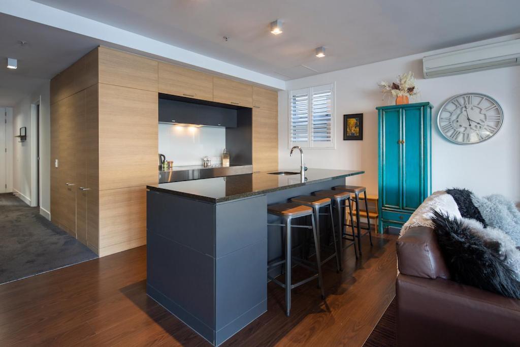 Absolute Lakefront Location - 3 Bedroom Apartment Queenstown Exterior photo